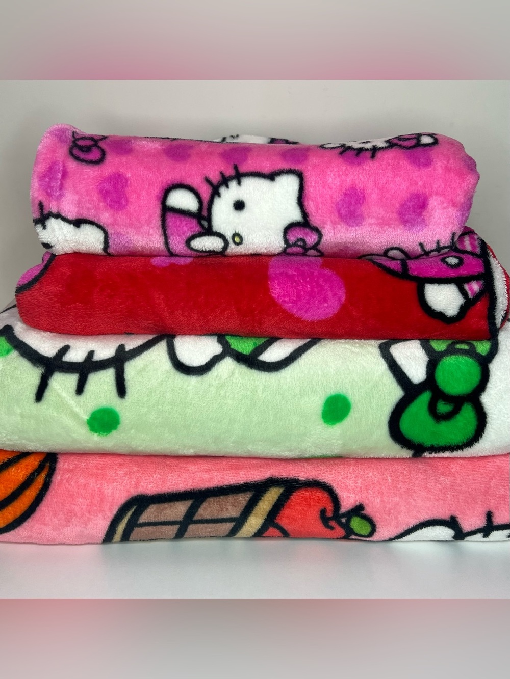 Hello Kitty Blanket Set